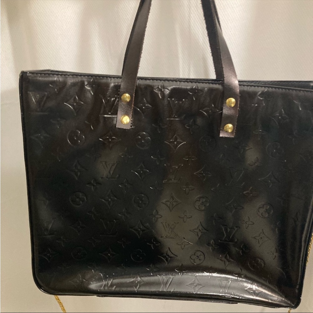 Authentic Louis Vuitton Tote - LARGE Monogram Vernis Leather Dimensions 14”x 12”